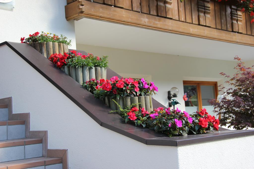 Aparthotel Garni Haus Hubertus Malles Venosta Bagian luar foto