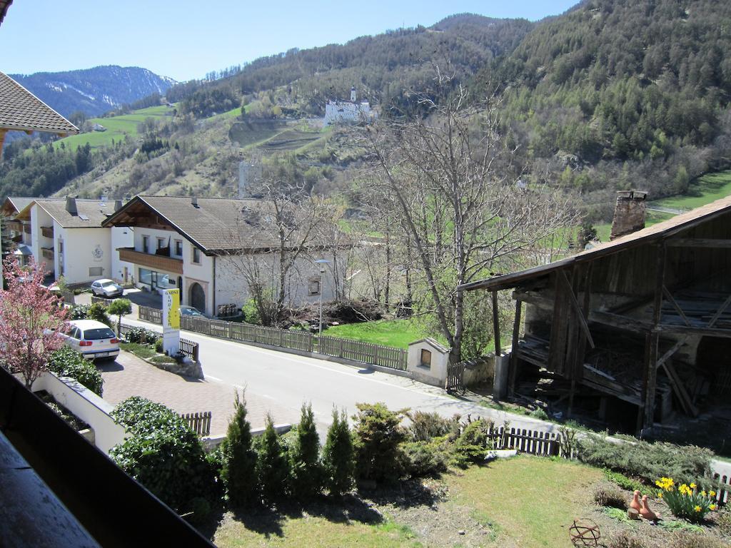 Aparthotel Garni Haus Hubertus Malles Venosta Bagian luar foto