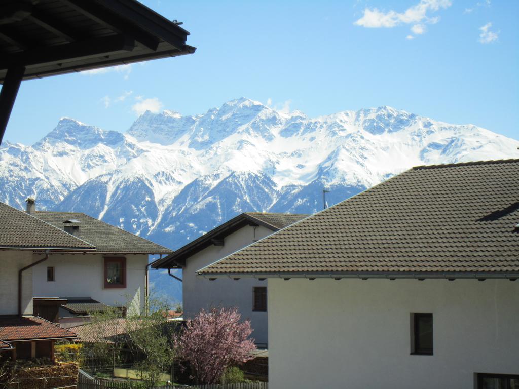 Aparthotel Garni Haus Hubertus Malles Venosta Bagian luar foto