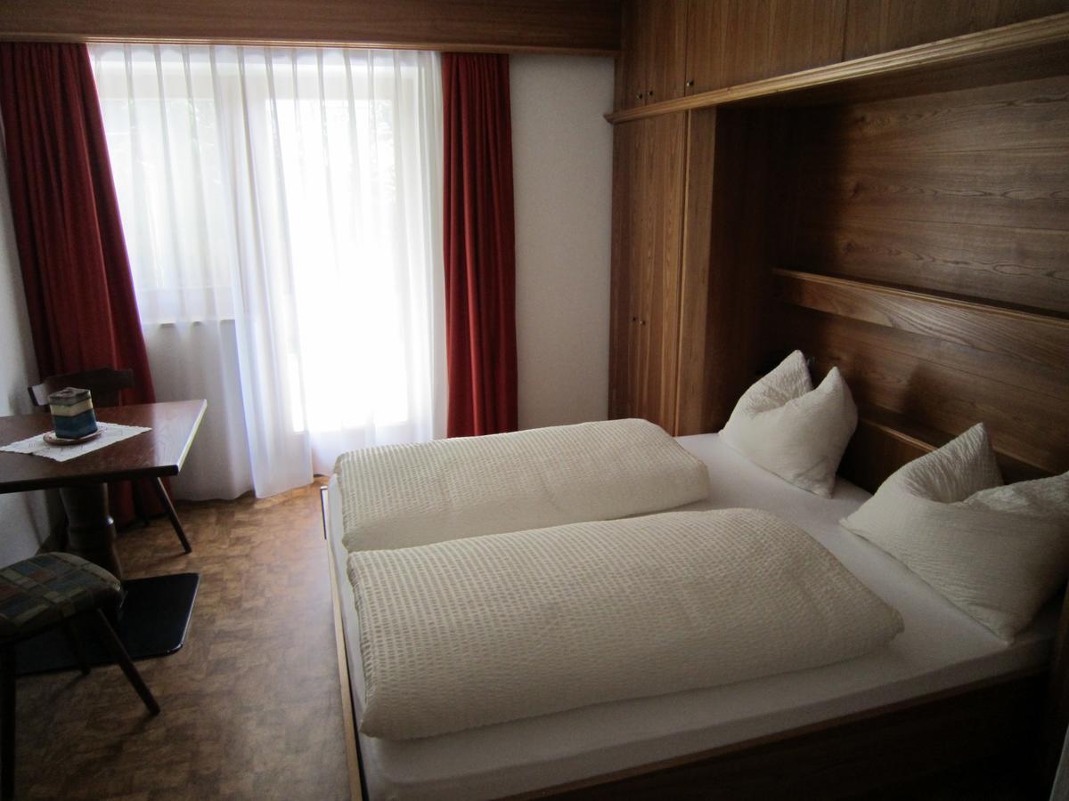 Aparthotel Garni Haus Hubertus Malles Venosta Bagian luar foto