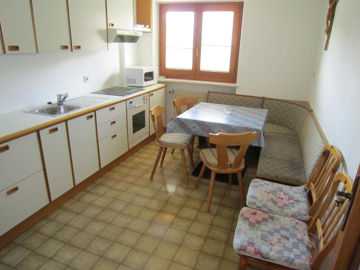 Aparthotel Garni Haus Hubertus Malles Venosta Bagian luar foto