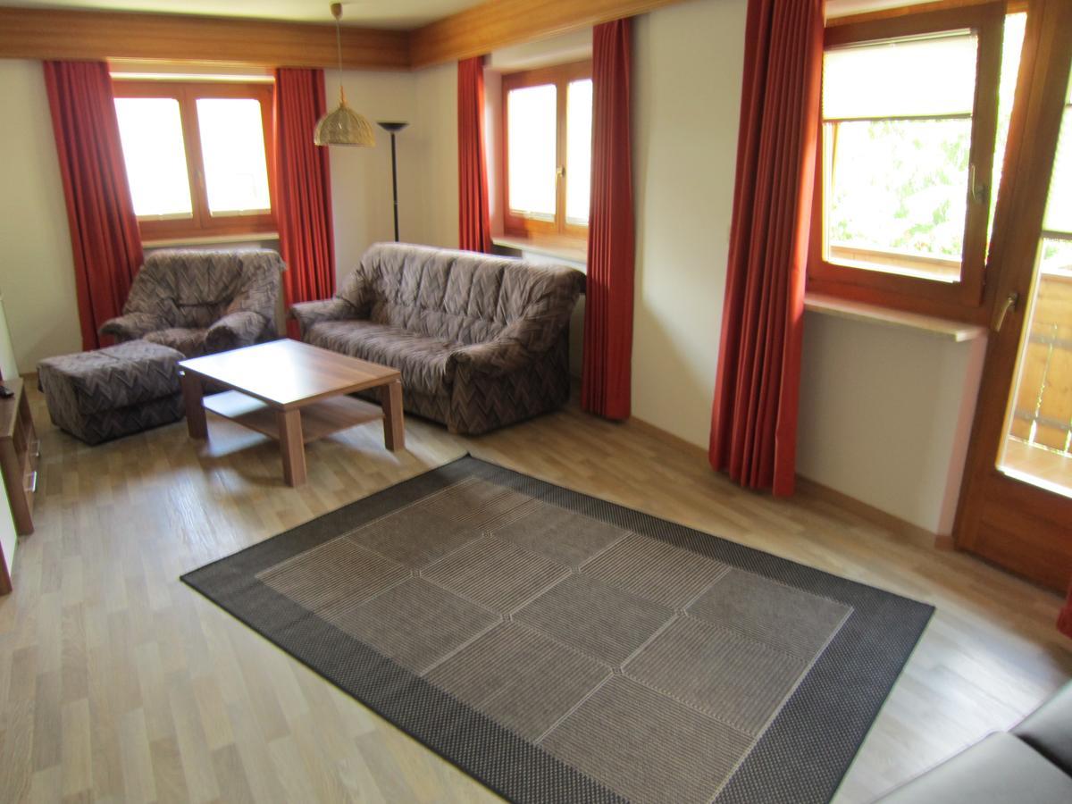 Aparthotel Garni Haus Hubertus Malles Venosta Bagian luar foto