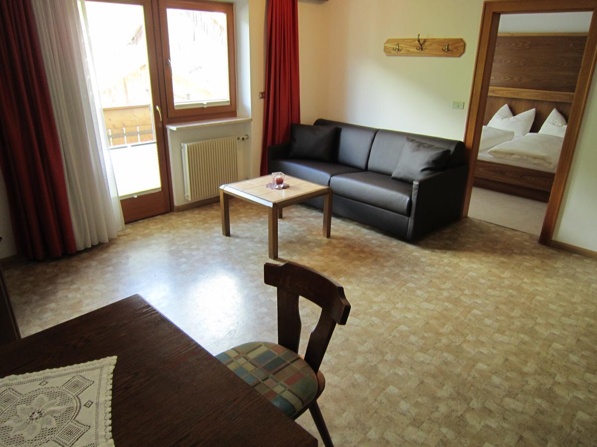 Aparthotel Garni Haus Hubertus Malles Venosta Bagian luar foto
